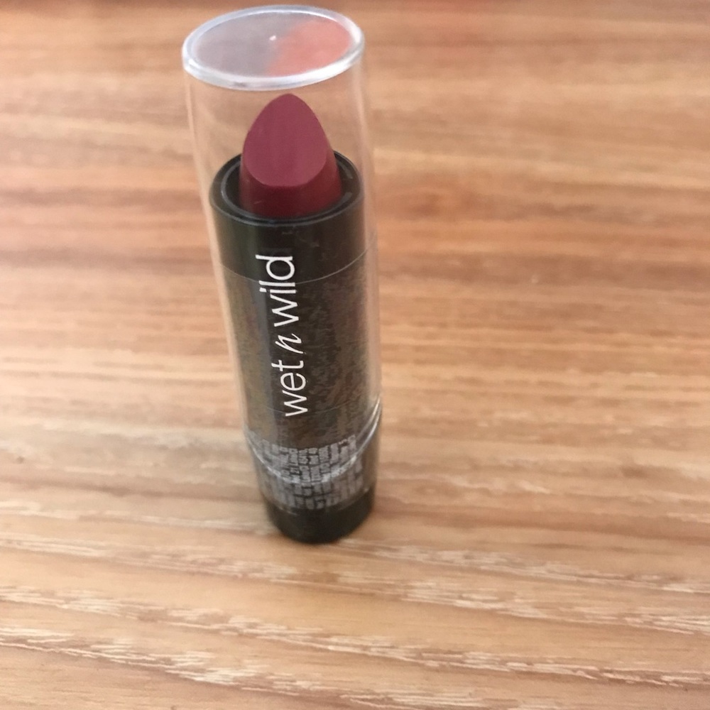 NWT wet n wild lipstick